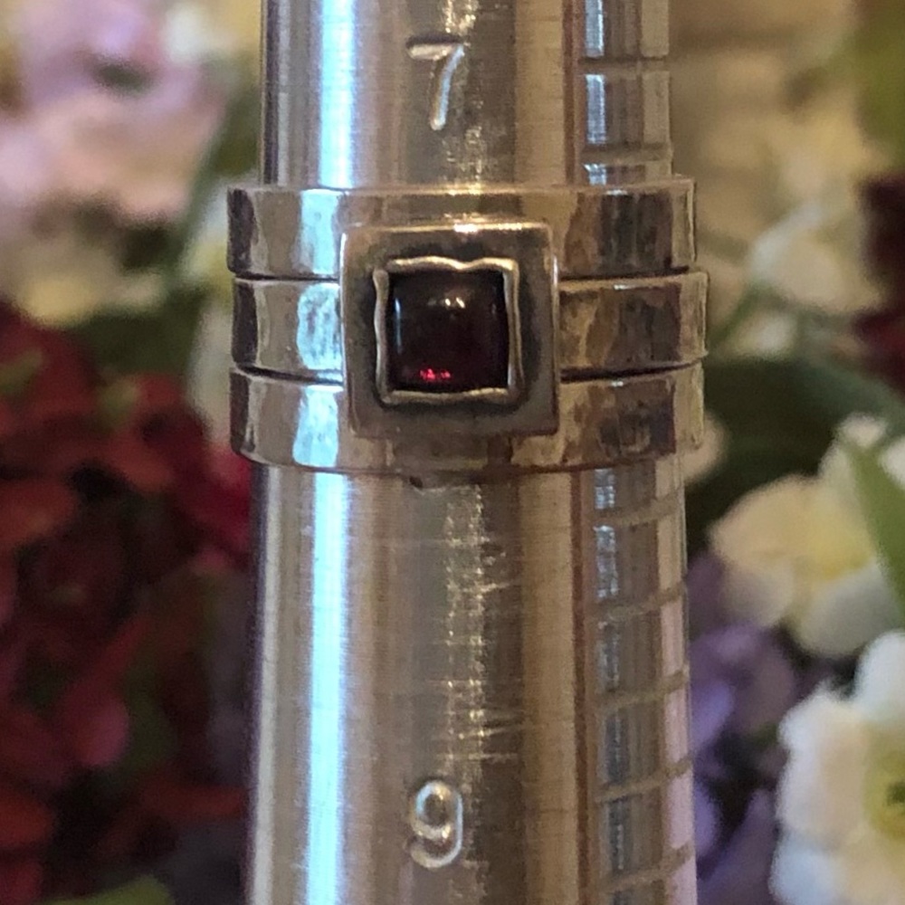 Vintage Silpada Sterling Silver Garnet Three Ring Set Size 8 - Picture 3 of 16